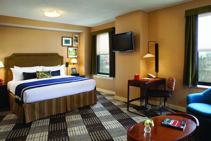 Room 15 of 38