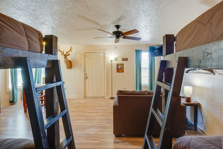 On-site Fishing Pier: Pet-friendly Kerens Cabin!
