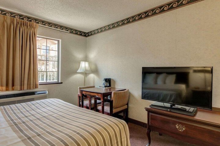 Room 21 of 31