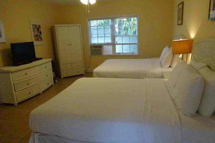 Room 105 of 141