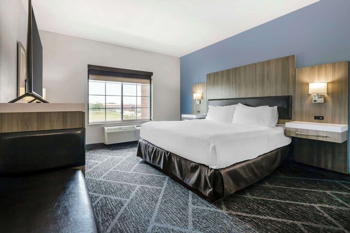 Room 13 of 40