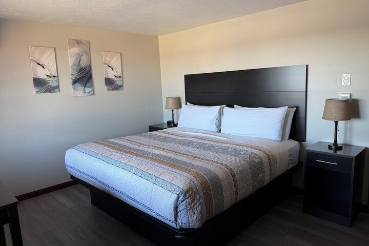 DownTown Inn