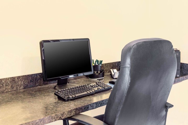 Business Center 27 of 27