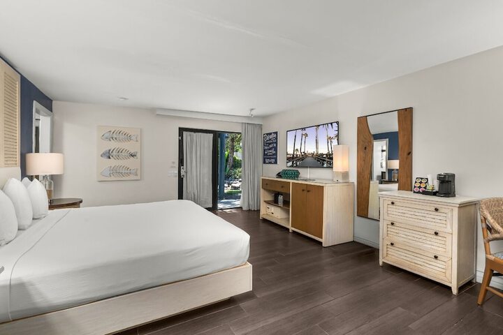 Paradise Point Resort & Spa