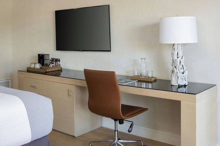 Room 33 of 73