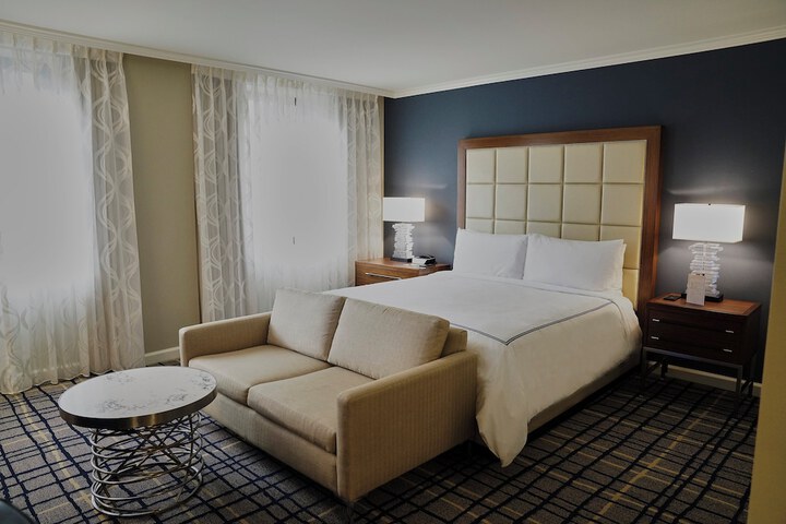 Room 54 of 122