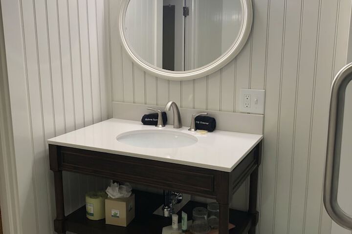 Room 145 of 218