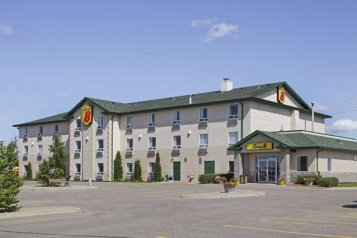 Super 8 by Wyndham Prince Albert