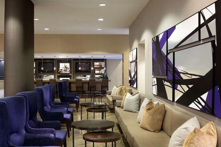 Lounge 65 of 75
