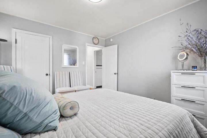 Large apartment with multiple sleeping options