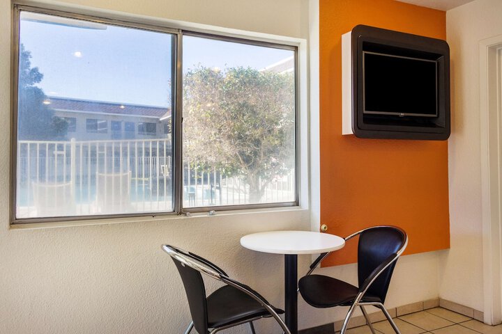 Motel 6 Mojave CA