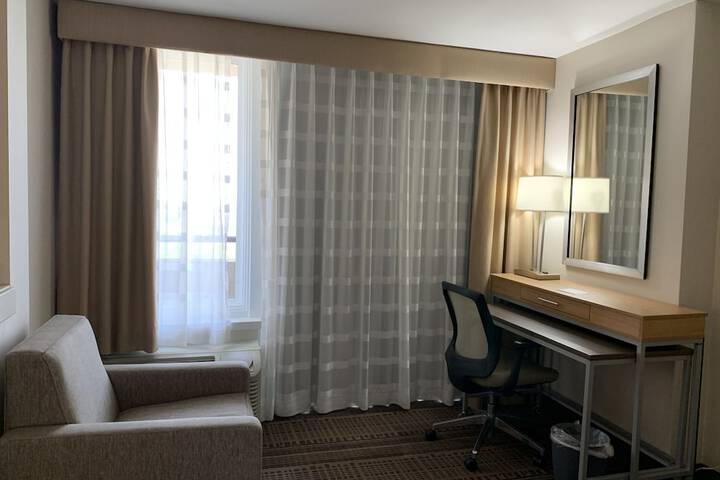 Room 18 of 48