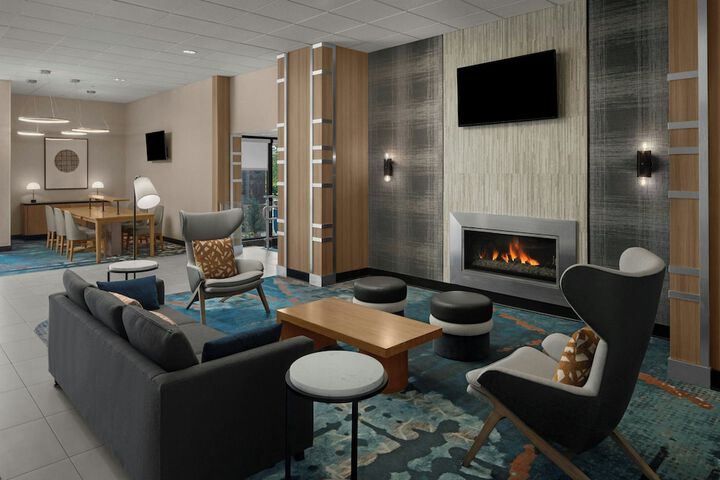 Sheraton Milwaukee Brookfield Hotel
