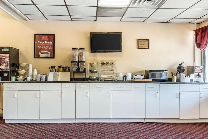 Breakfast/Coffee Service 41 of 43
