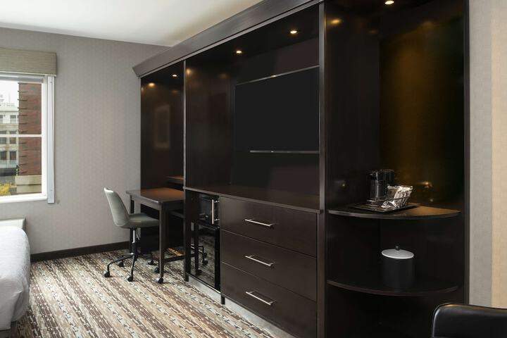 Room 27 of 63
