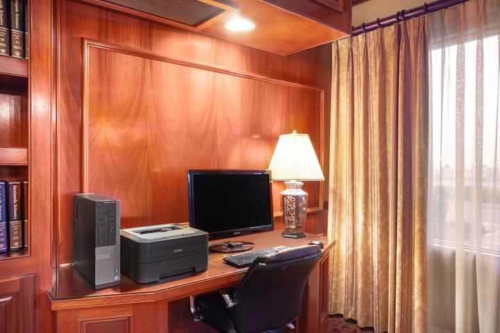Business Center 60 of 64