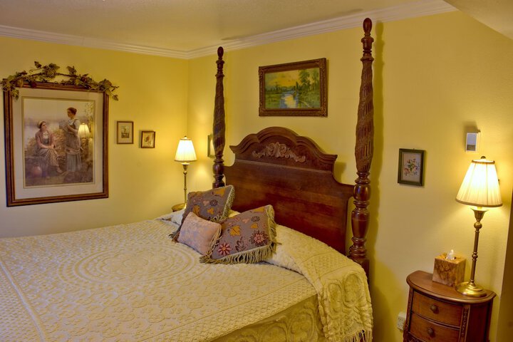 Room 52 of 171