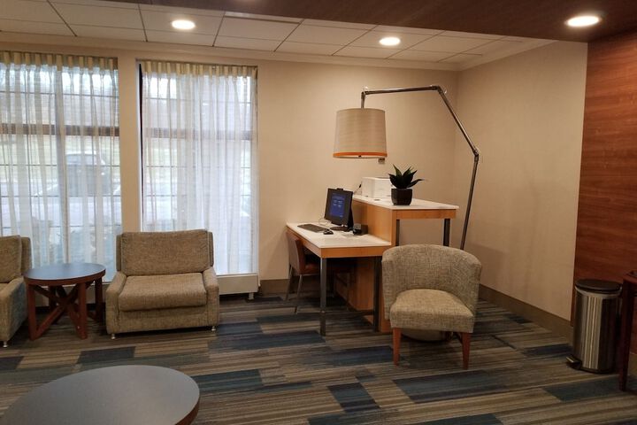 Business Center 29 of 29