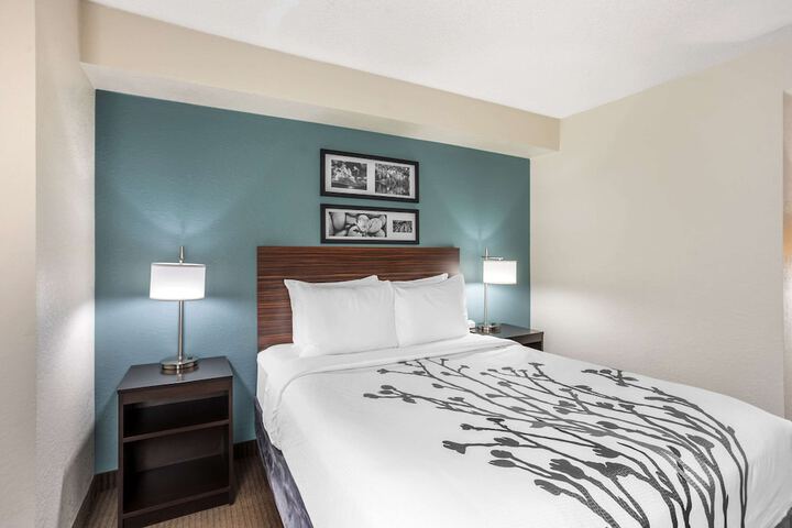 Room 8 of 24