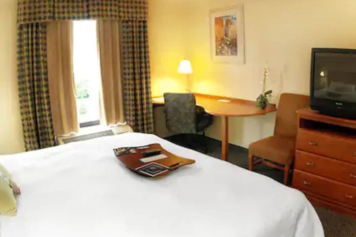 Room 13 of 20