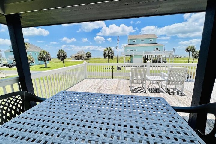 Nashs Landing 3 Bedroom Home by RedAwning