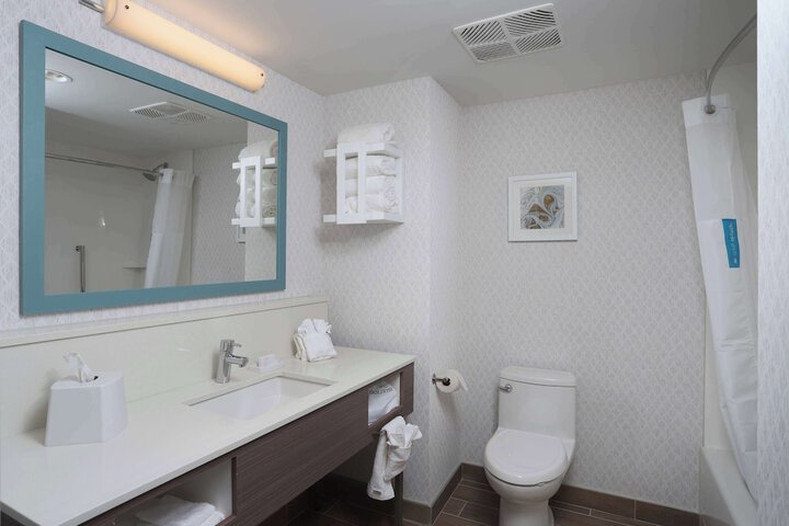 Room 27 of 46