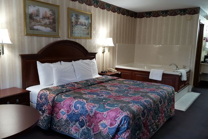 Room 21 of 34