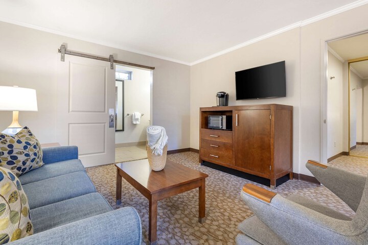 Room 10 of 44