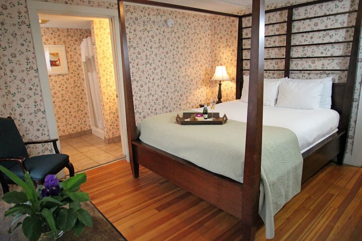 The Kennebunk Inn