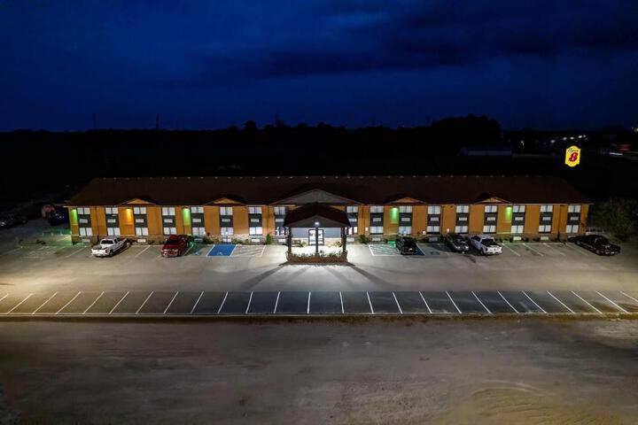 Super 8 by Wyndham Marston
