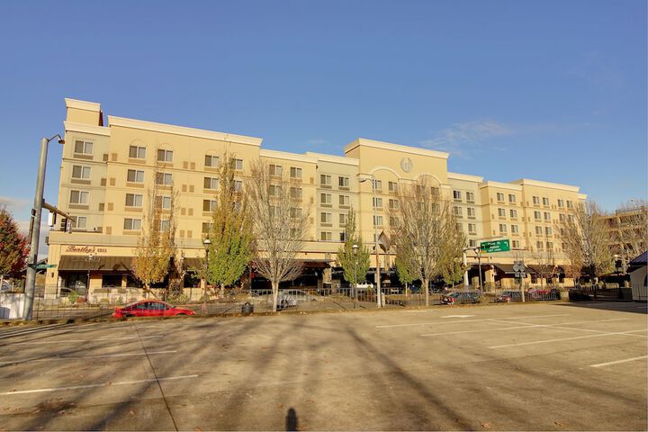 The Grand Hotel - Salem