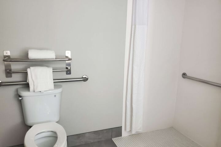 Room 26 of 93
