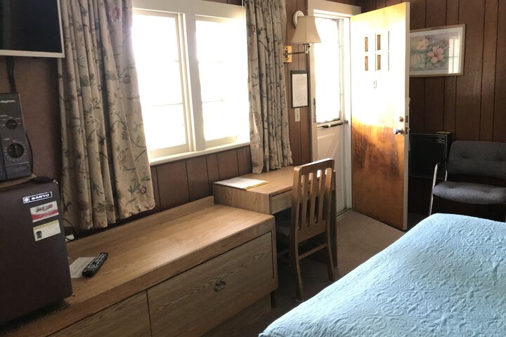 Chamber Lane Motel