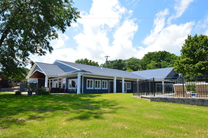 Waters Edge B & B Resort