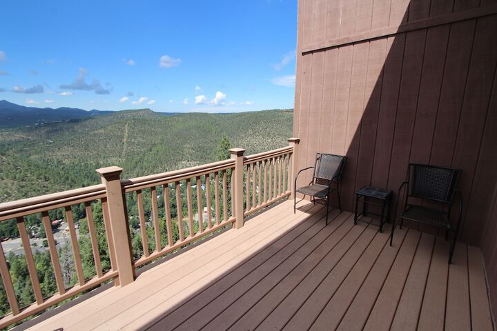 Crown Point Resort