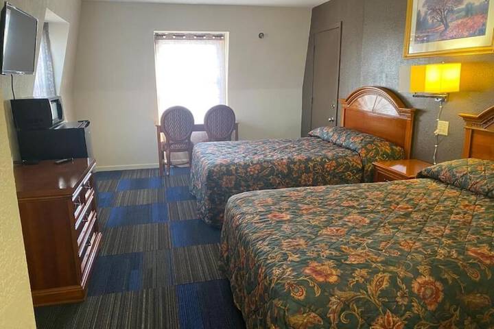Room 12 of 16