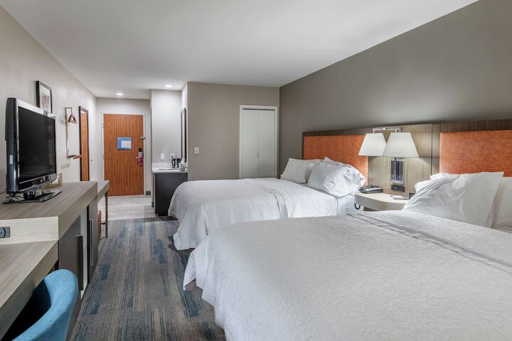 Room 16 of 28