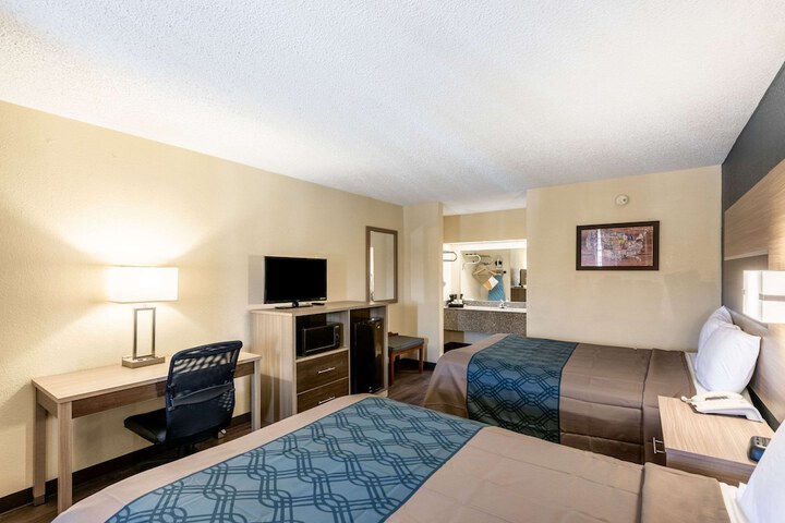 Room 14 of 16