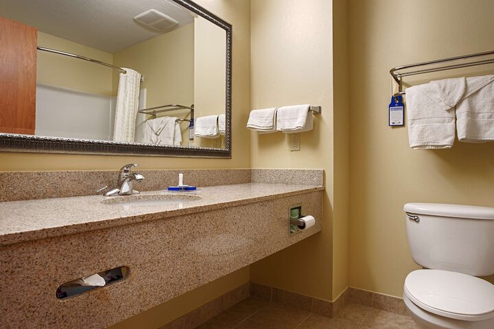 Room 6 of 10