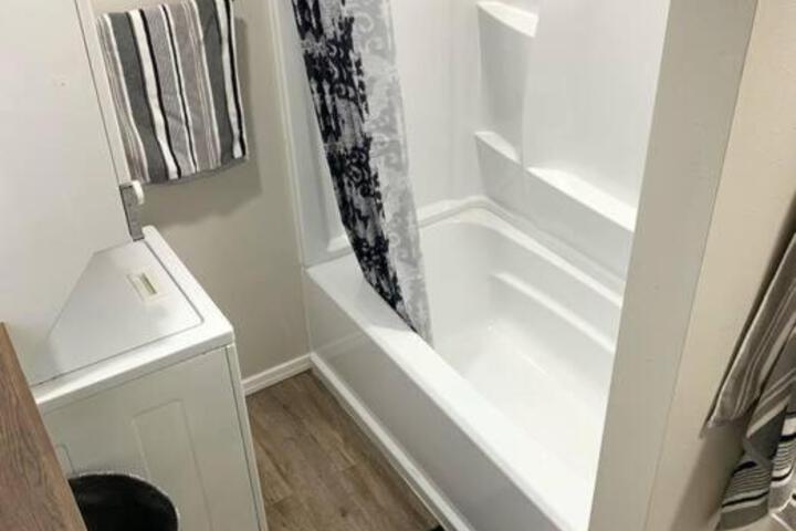 NEWPRIVATE* 2 / 1 Unit *CLOSE to JBLM and PLU*
