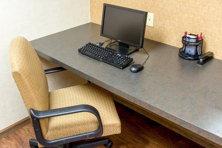 Comfort Suites Grand Rapids South