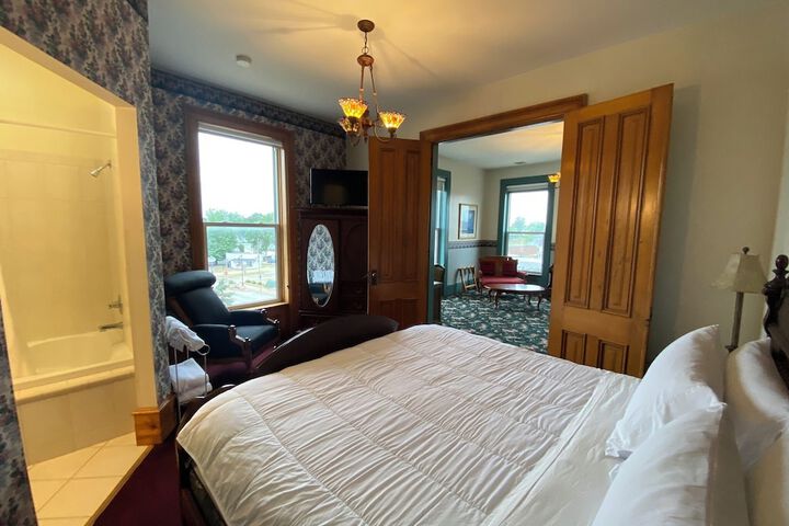 Room 8 of 75