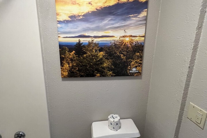 Room 10 of 23