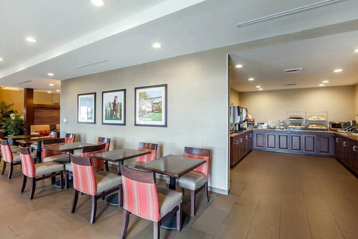 Comfort Suites Marietta - Parkersburg