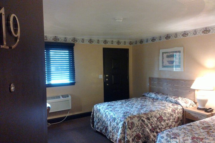 Colonial Inn Motel