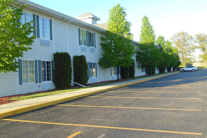 American Inn and Suites Houghton Lake