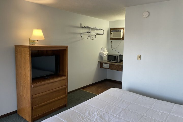 Room 33 of 53
