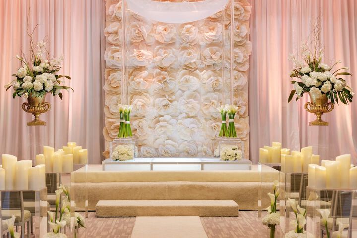 Ballroom/Hall 120 of 135