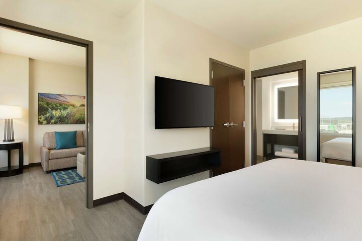 Room 15 of 43