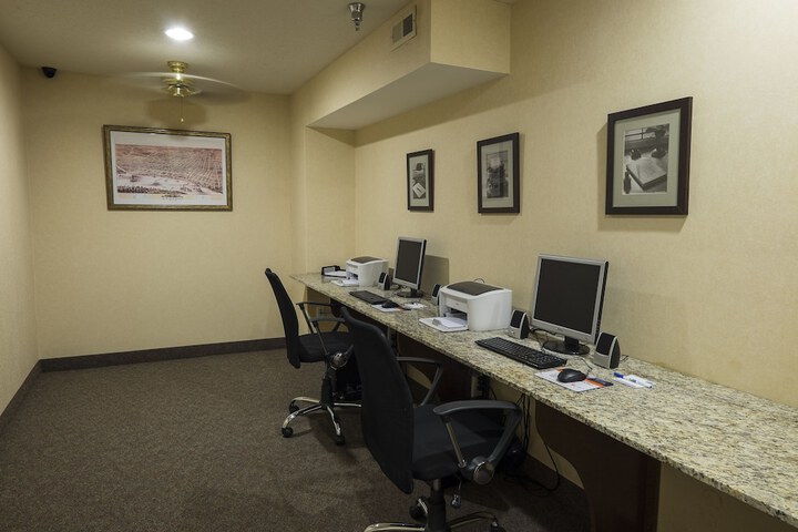 Business Center 20 of 21